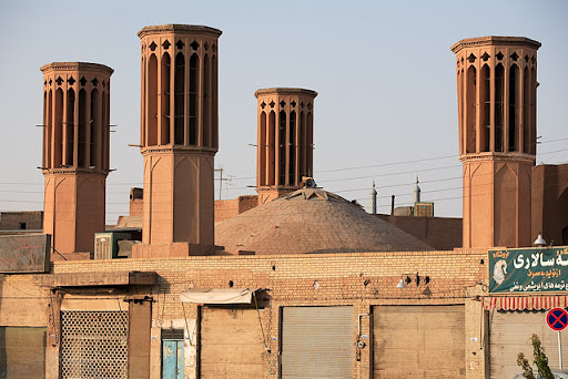 Badguirs, des tours à vent ancestrales en terre et paille, climatisation passive sans électricité Badguirs, des tours à vent ancestrales en terre et paille, climatisation passive sans électricité